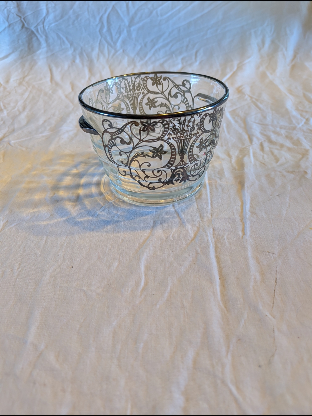 2/50$ Vintage Clear Glass Ice Bucket with Silver Filigree